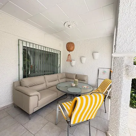 Cozy Retreat In A Quiet Area Torrevieja