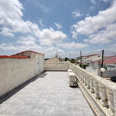 Cozy Retreat In A Quiet Area Torrevieja