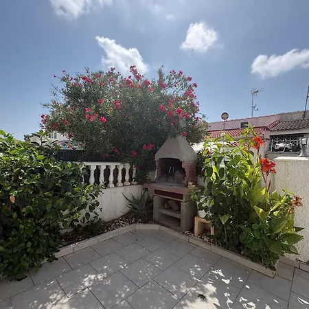 Cozy Retreat In A Quiet Area Torrevieja